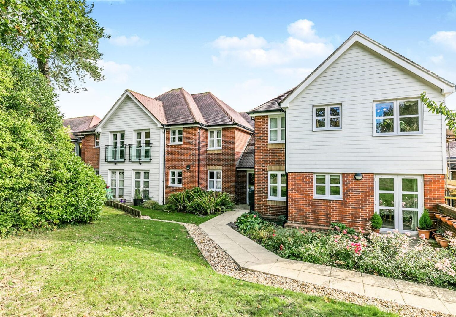 8UQb4OHBSEK-9iC4RIAckg