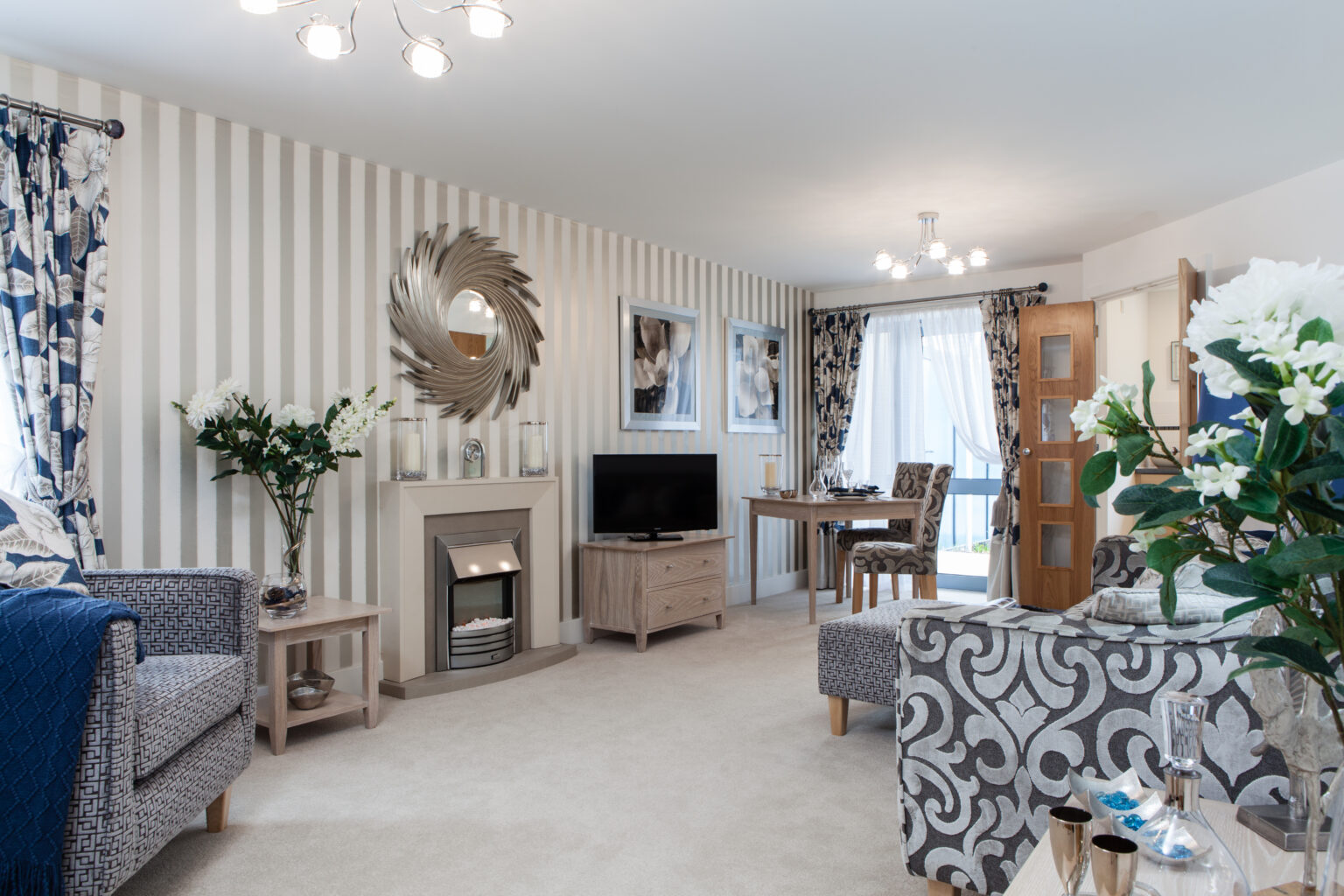 Elles Court - Wallington - Living area