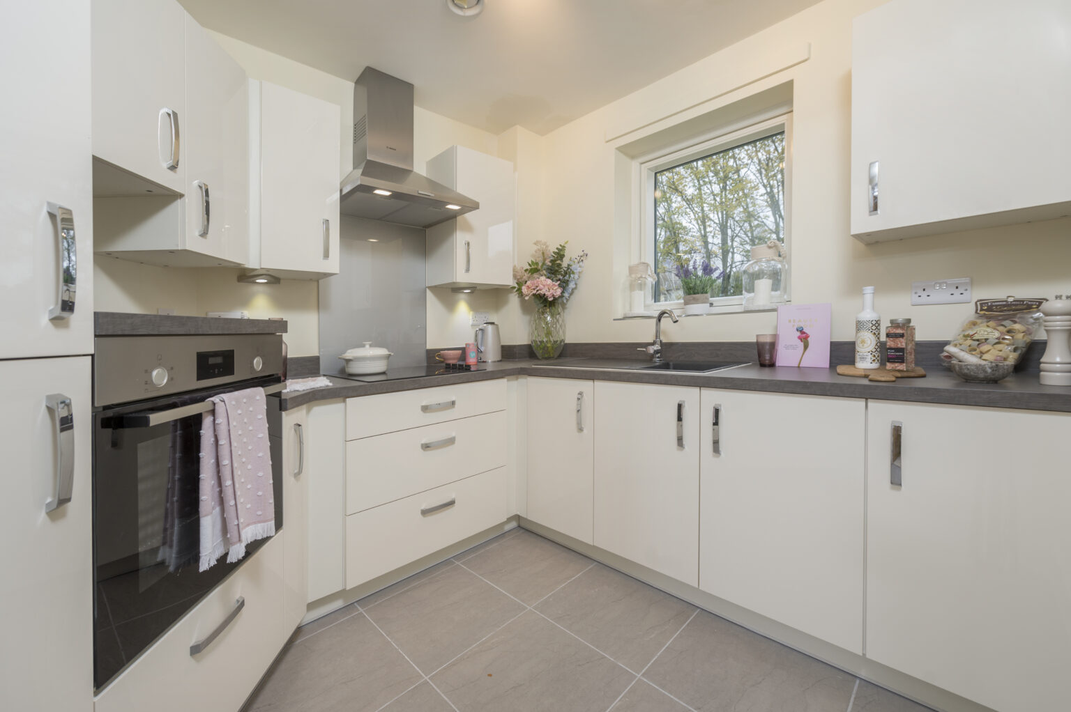 Tyefield Place 2 Bed Kitchen