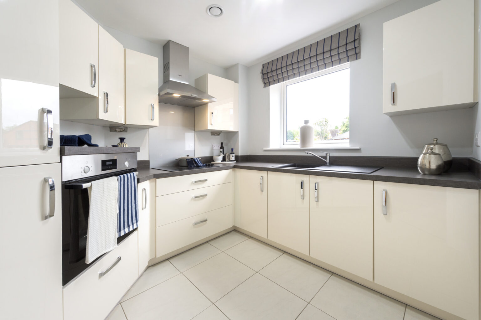 56535084278 - Deans-Park-Court-2bed-Apart-14